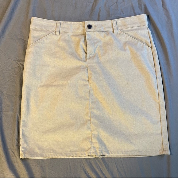 Genuine Dickies Women Classic Khaki Skirt Size 12 - Picture 1 of 5